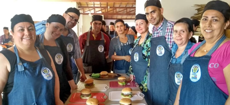 Curso básico de cocina gourmet, organizado por el Consulado de Colombia en San Cristóbal, benefició a 50 connacionales