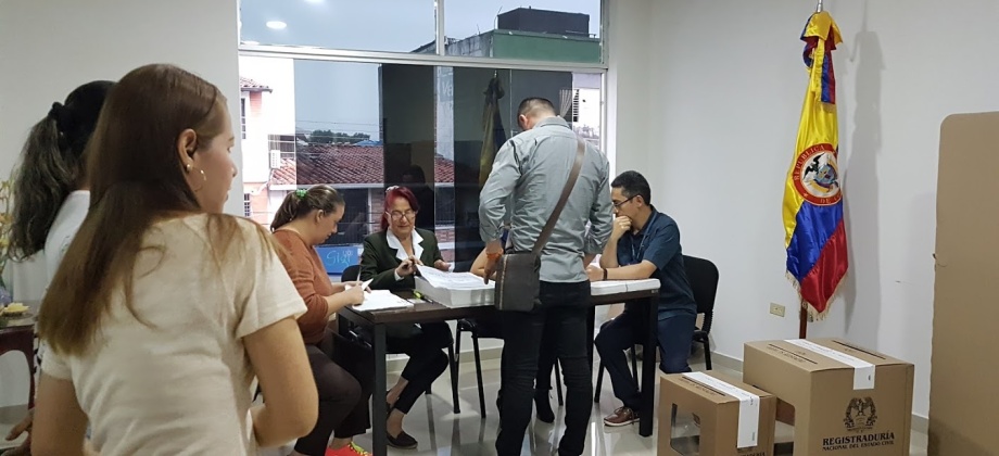 El Consulado de Colombia en San Cristóbal continúa la jornada de elecciones en el exterior para Congreso de la República 