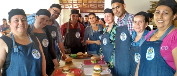 Curso básico de cocina gourmet, organizado por el Consulado de Colombia en San Cristóbal, benefició a 50 connacionales