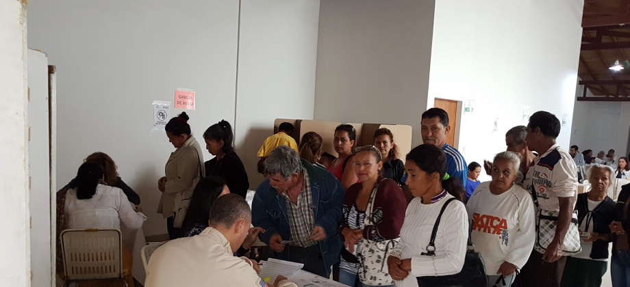 Hoy domingo 17 de junio culmina la  jornada electoral presidencial de segunda vuelta en el Consulado de Colombia en San Cristóbal